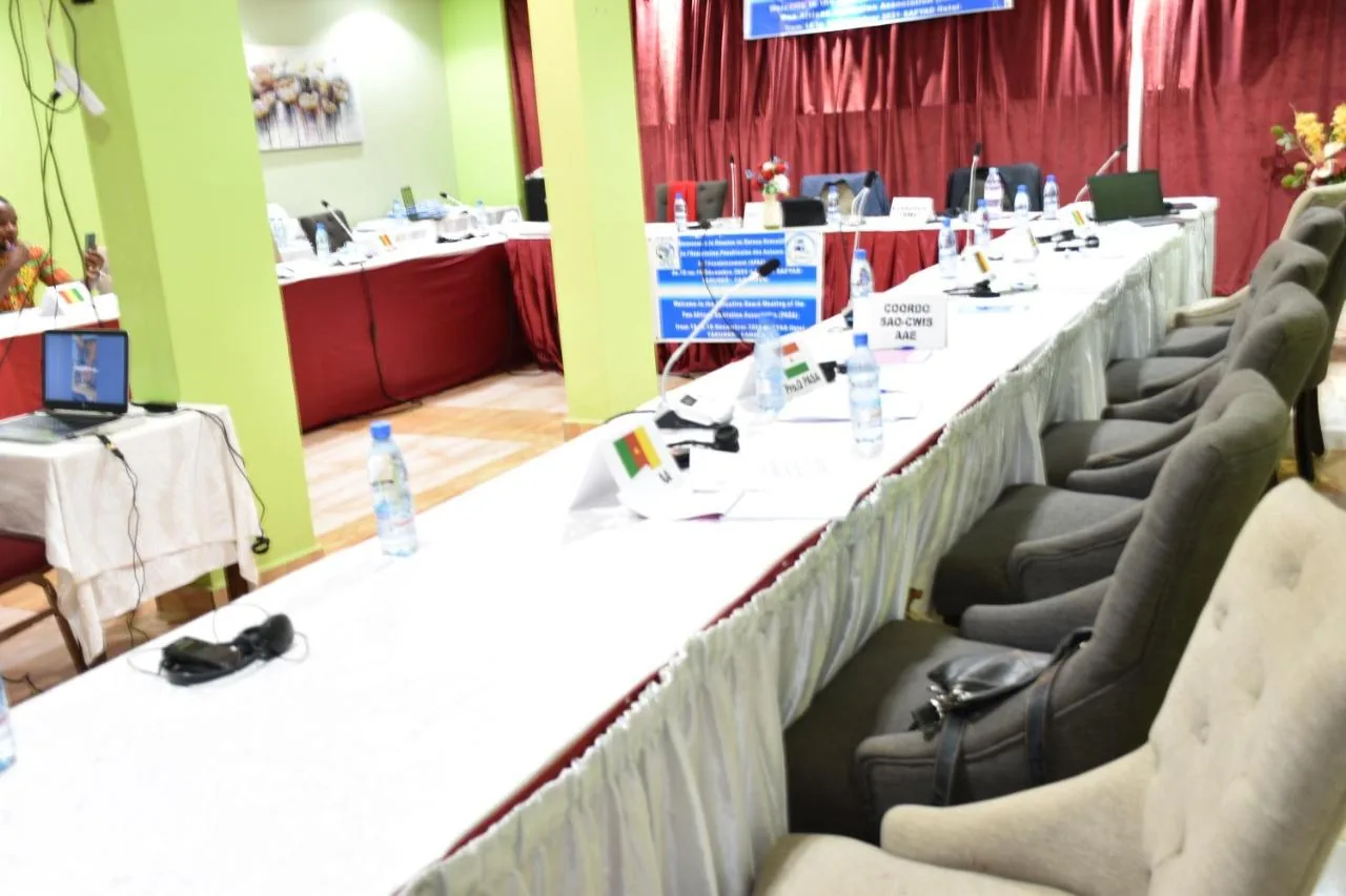 Salle de séminaire dressée en U